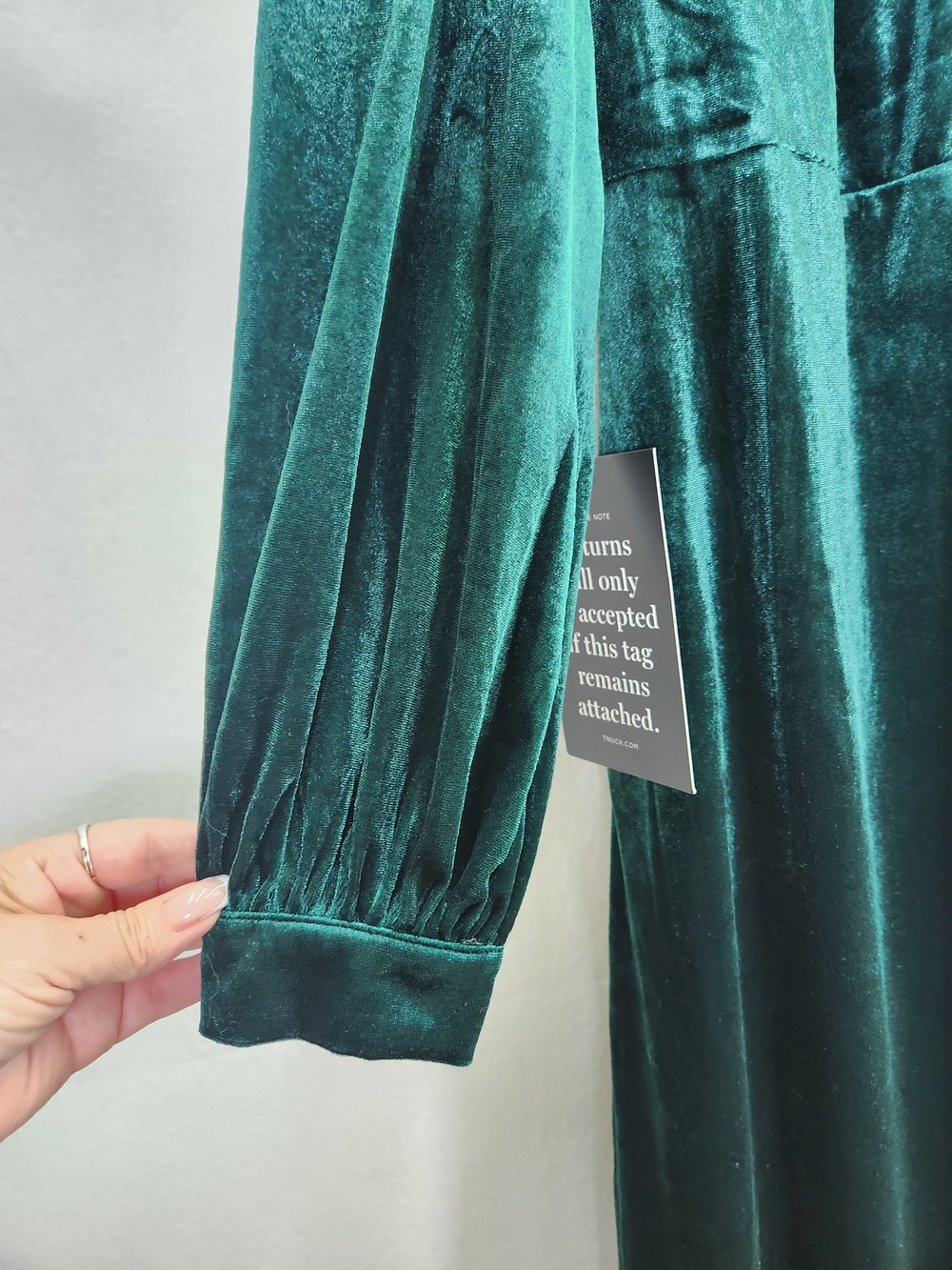 Elegant Emerald Green Velvet Midi Dress with Long Sleeves and Pockets Size S - Picture 4 of 13